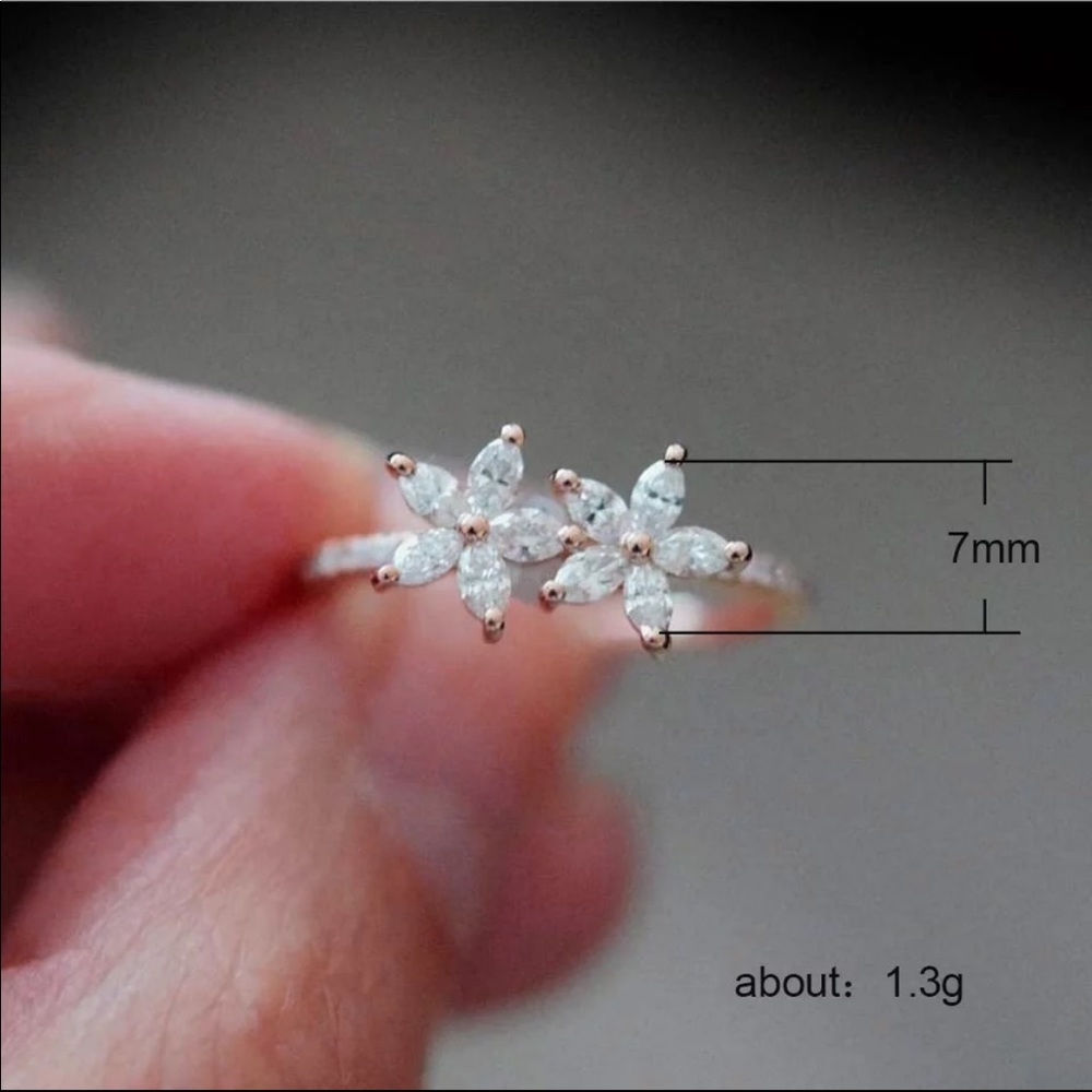 New Rose Gold lovely Flowers Diamond Ring - Picture 5 of 6